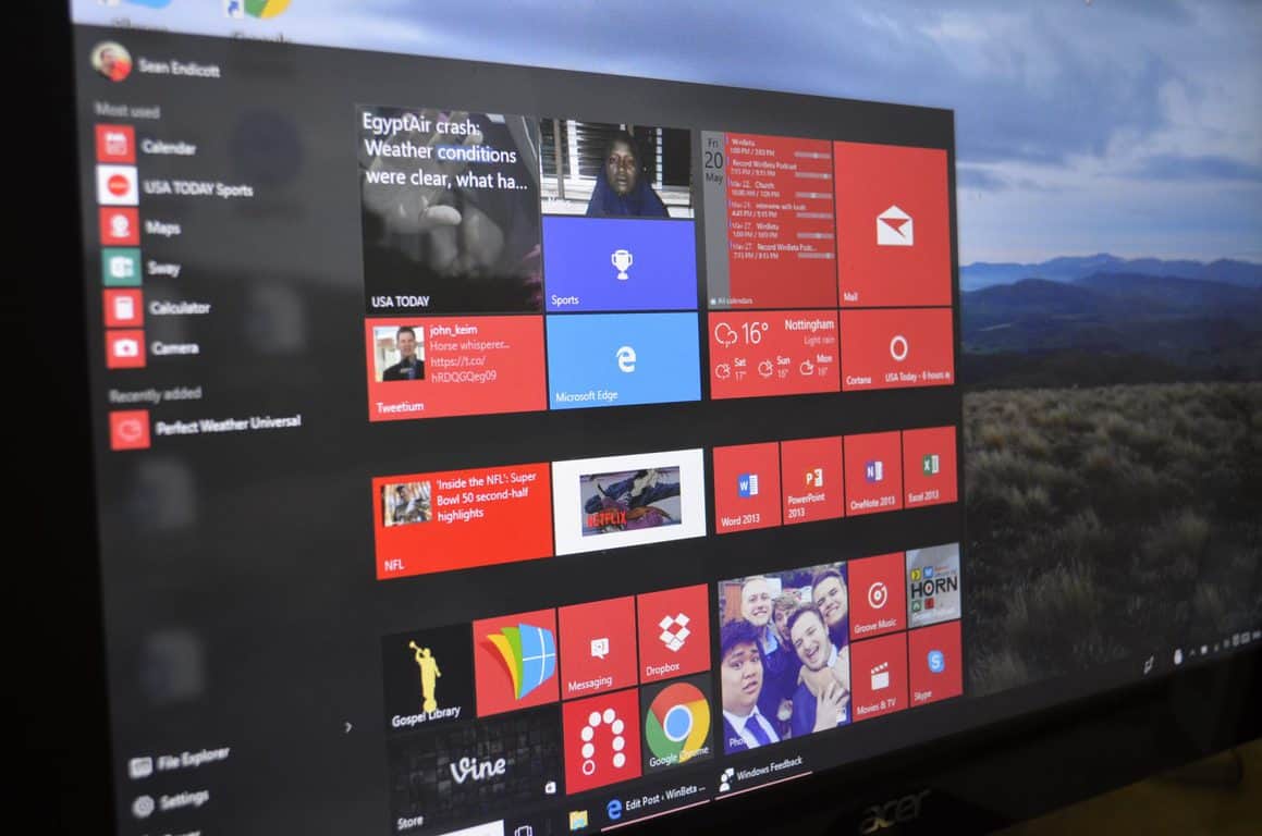DSC0007 Microsoft worked to "embrace the past" by bringing the best of Windows 8 to Windows 10, says VP